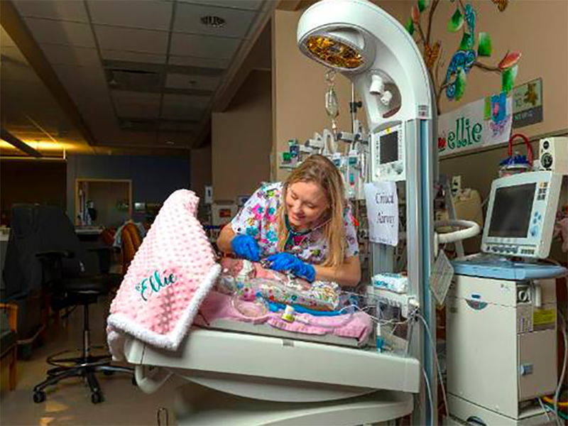 Tammy è nata prematura, è sopravvissuta e dopo 34 anni lavora nel reparto dove è nata.