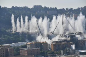 L'implosione di oggi (28/06/2019) del Ponte Morandi.