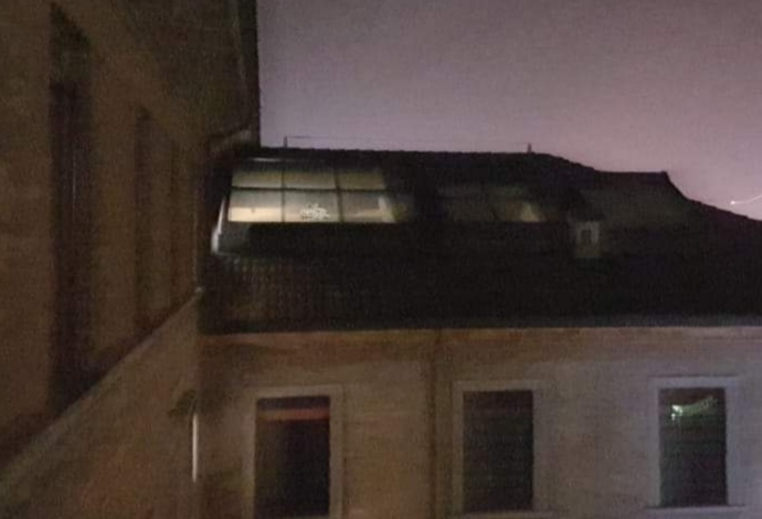 Un altro collega riferisce di aver visto fantasmi sull'attico del suo ospedale e li ha persino fotografati.